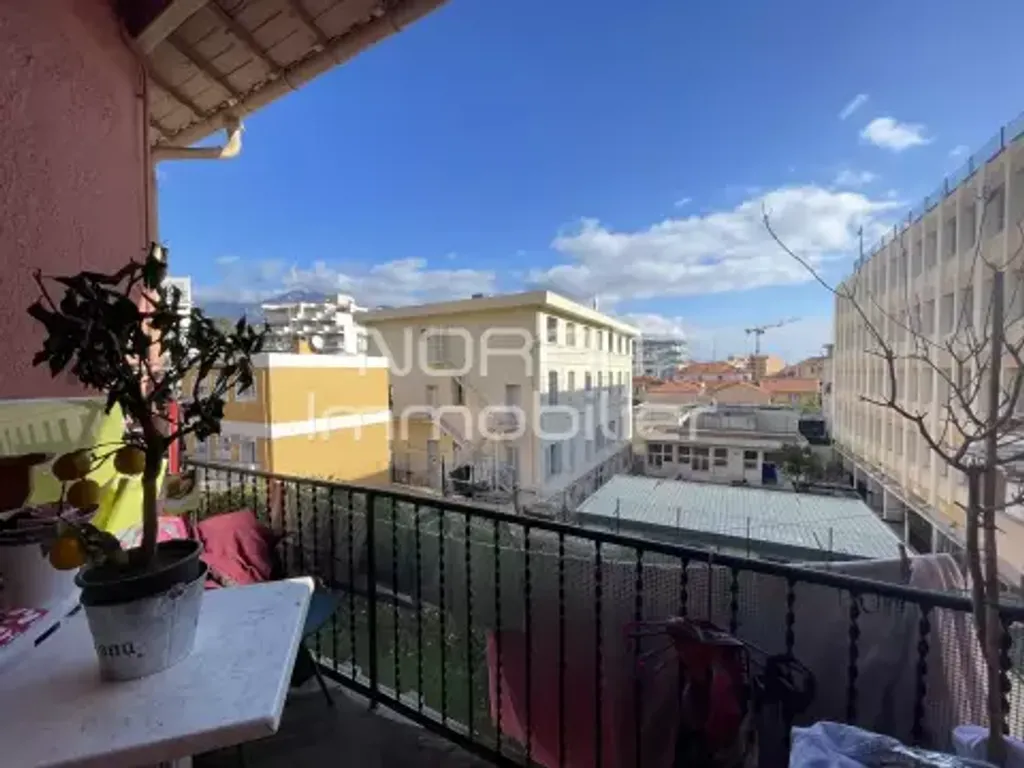 Achat appartement à vendre 2 pièces 38 m² - Roquebrune-Cap-Martin