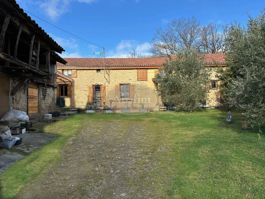 Achat maison à vendre 2 chambres 115 m² - Monléon-Magnoac