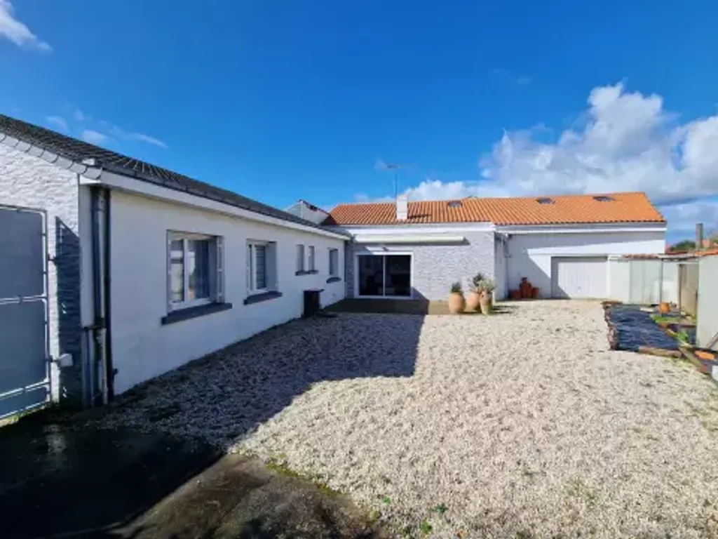 Achat maison à vendre 3 chambres 140 m² - Paulx