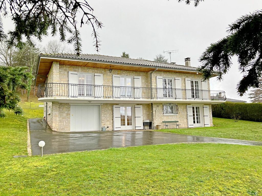Achat maison à vendre 5 chambres 190 m² - Magnac-sur-Touvre