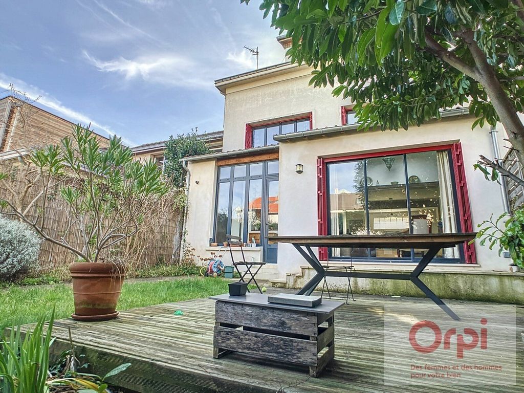 Achat maison à vendre 4 chambres 95 m² - Issy-les-Moulineaux