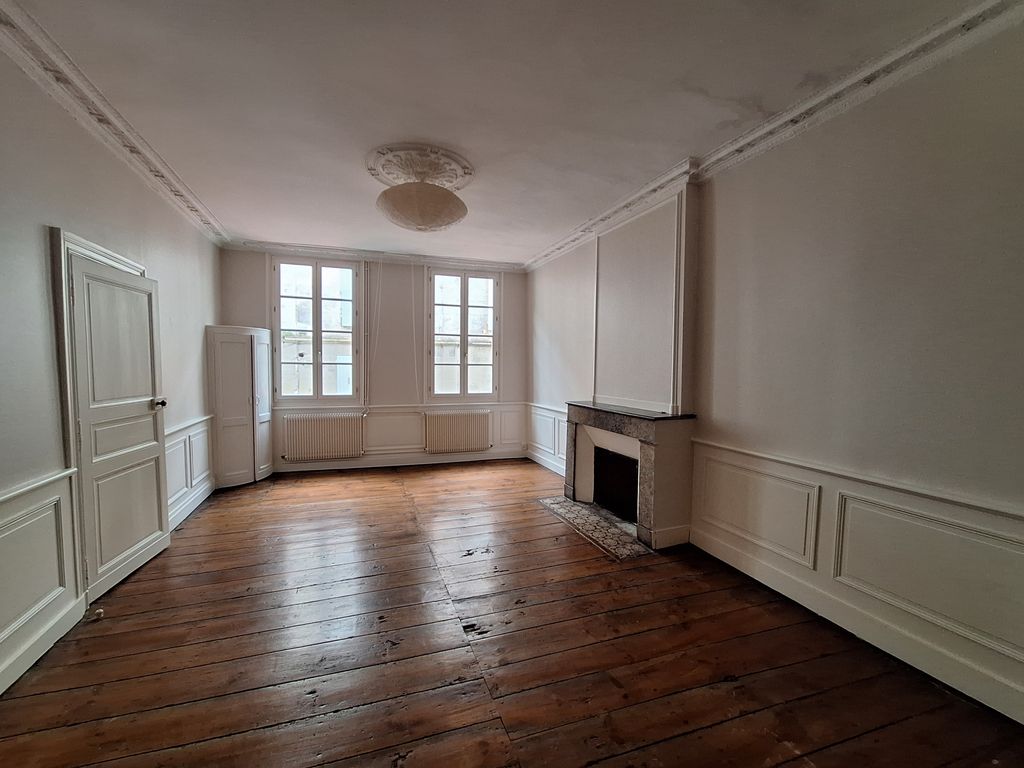 Achat maison à vendre 6 chambres 201 m² - Angoulême