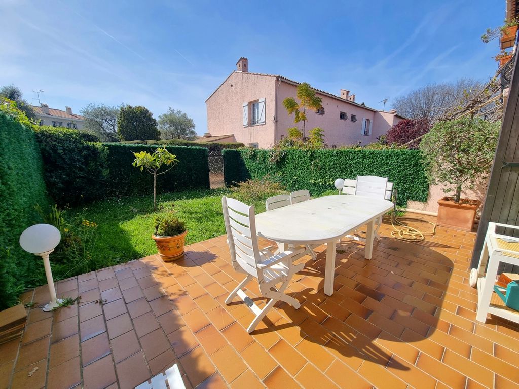 Achat maison à vendre 3 chambres 98 m² - Cagnes-sur-Mer