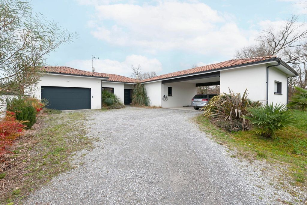 Achat maison à vendre 5 chambres 177 m² - Bretagne-de-Marsan