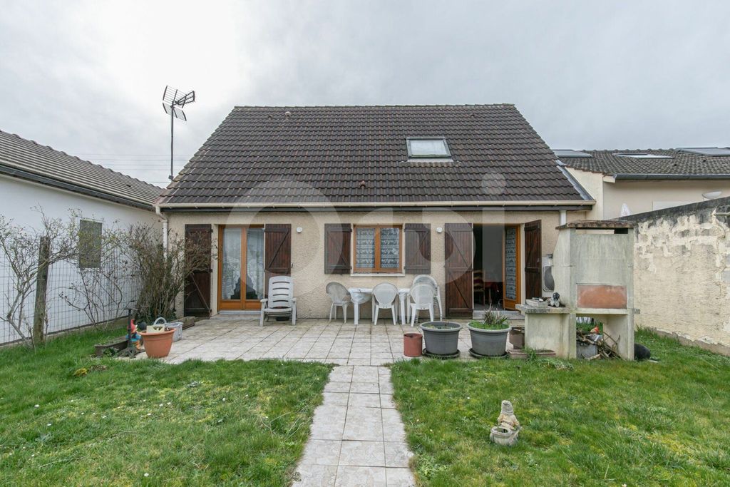 Achat maison à vendre 4 chambres 105 m² - Sucy-en-Brie