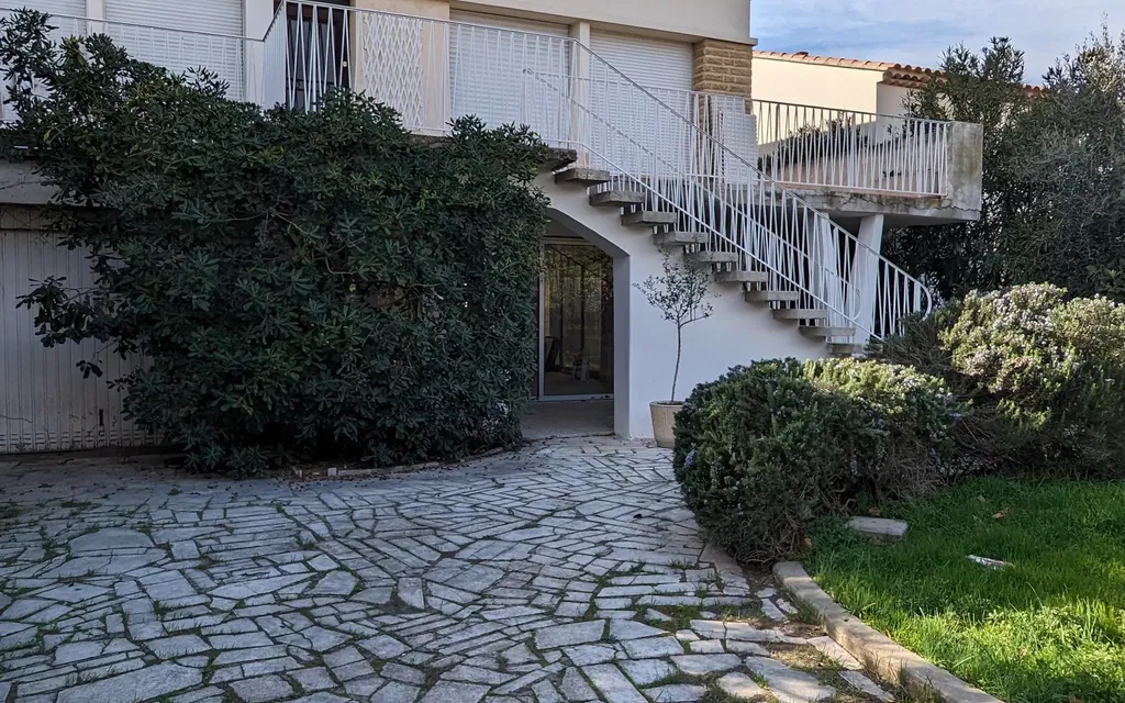 Achat maison à vendre 3 chambres 241 m² - Avignon