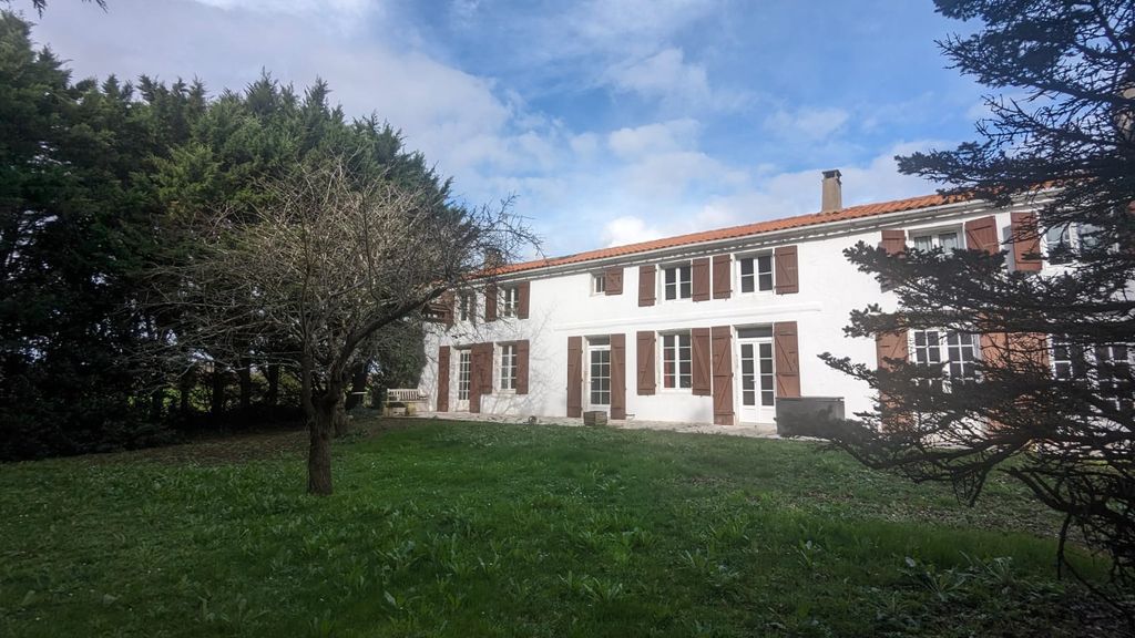 Achat maison à vendre 3 chambres 245 m² - Cabariot