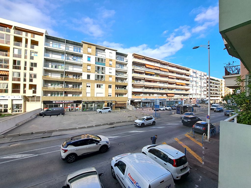 Achat appartement à vendre 2 pièces 41 m² - Cagnes-sur-Mer