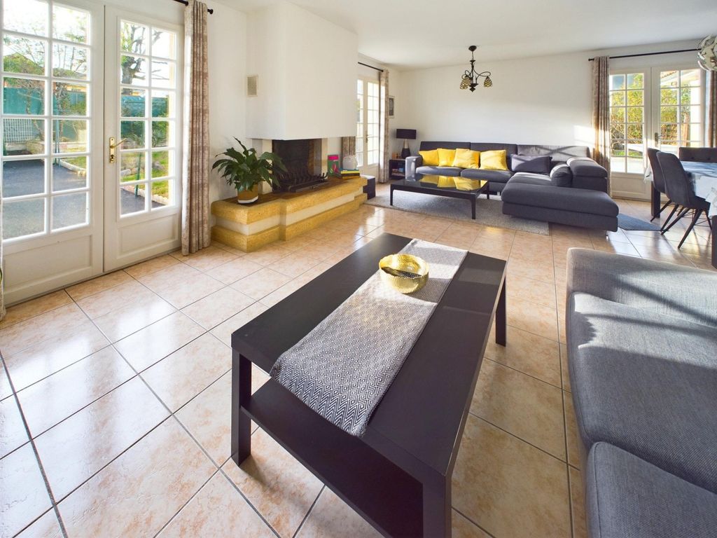 Achat maison à vendre 5 chambres 140 m² - Mérignac