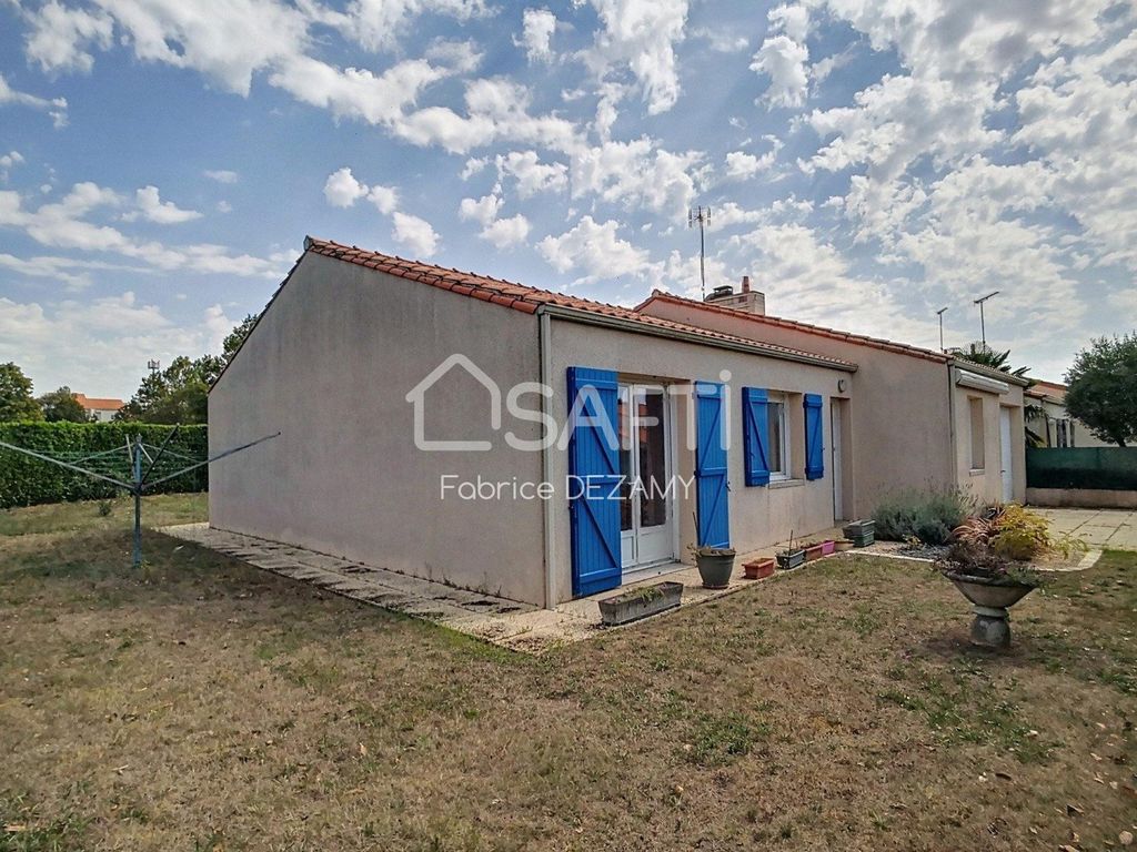 Achat maison à vendre 3 chambres 128 m² - Luçon