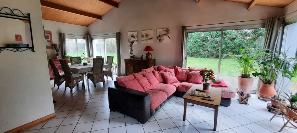 Achat maison à vendre 4 chambres 169 m² - Cholet