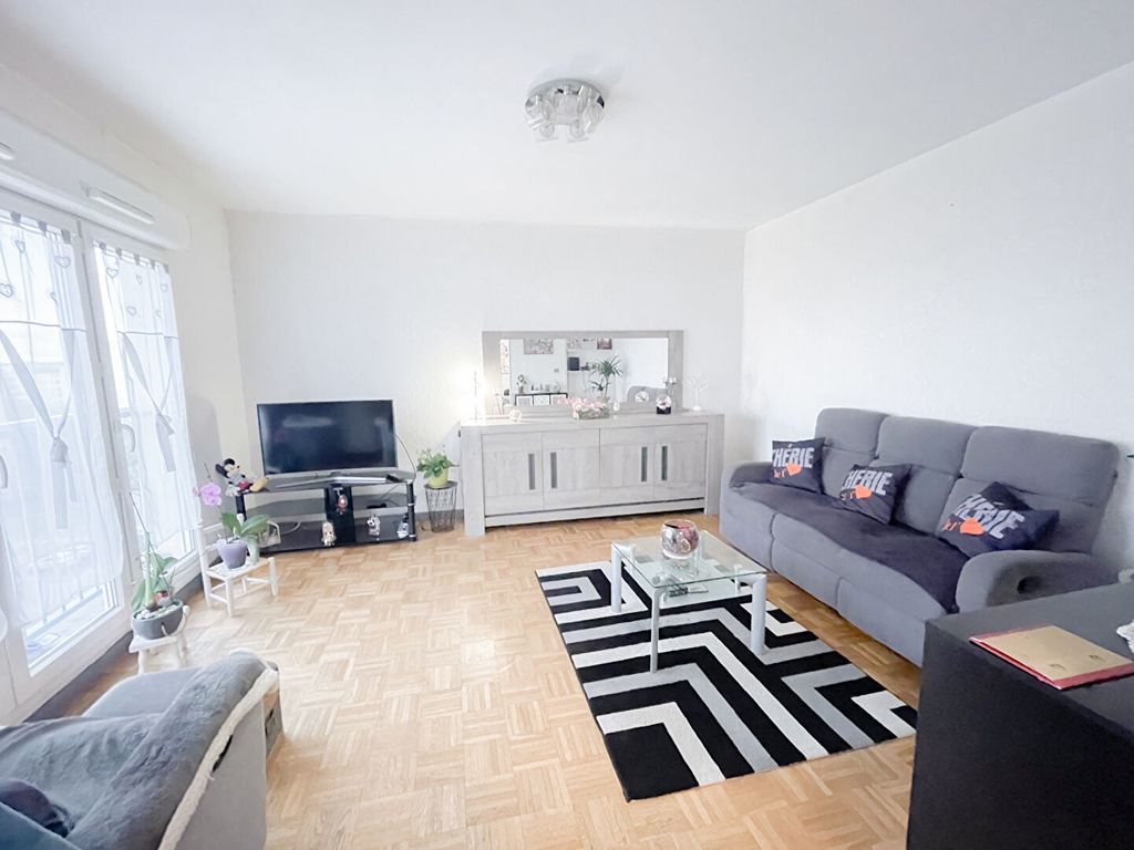 Achat appartement à vendre 4 pièces 88 m² - Vaulx-en-Velin