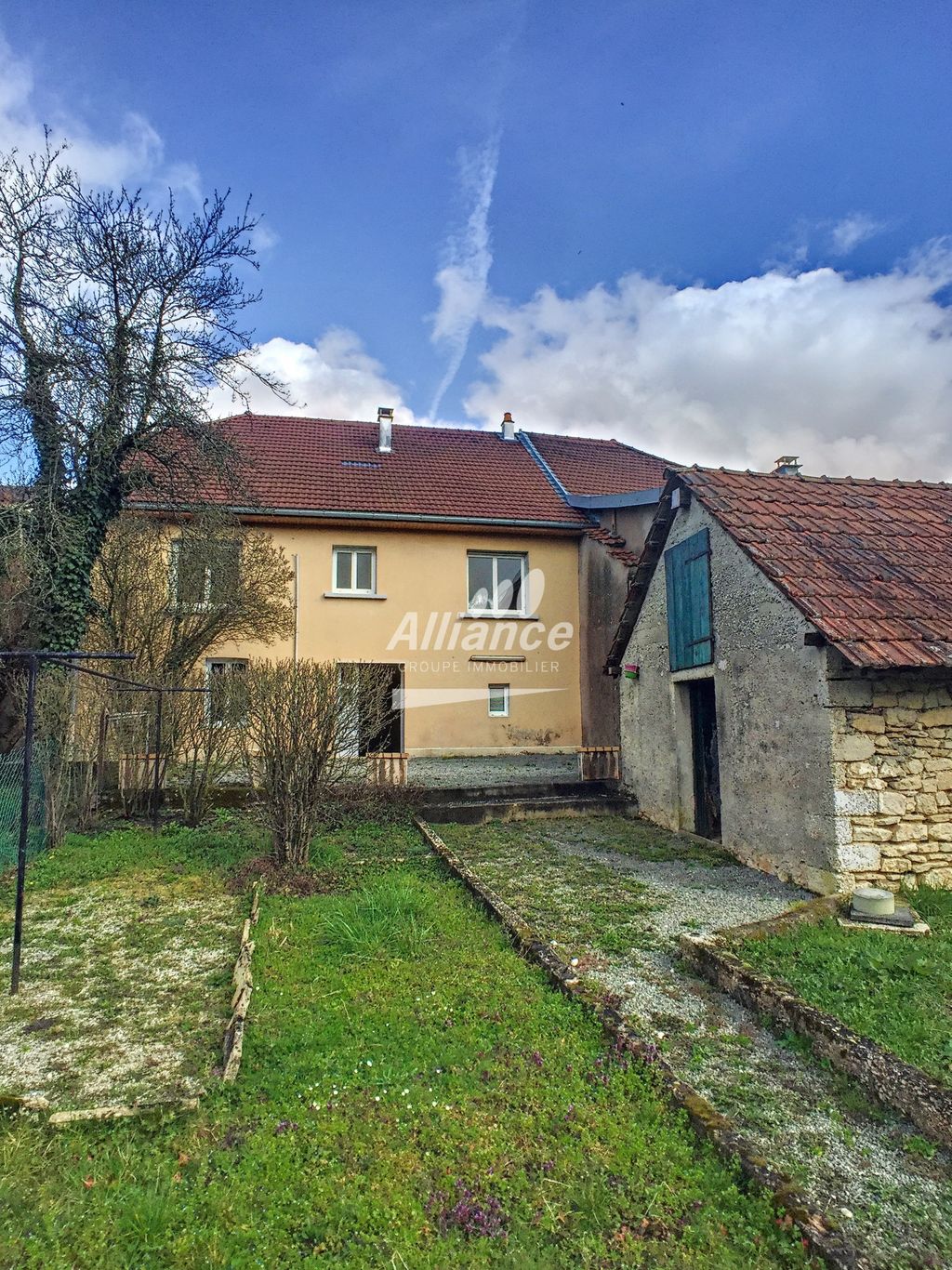 Achat maison à vendre 2 chambres 107 m² - Longevelle-sur-Doubs