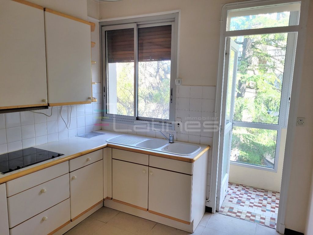 Achat appartement à vendre 4 pièces 109 m² - Nîmes