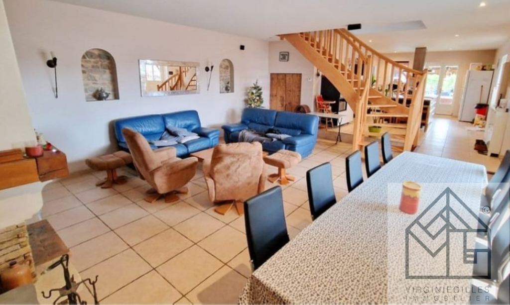 Achat maison à vendre 5 chambres 166 m² - Renaison