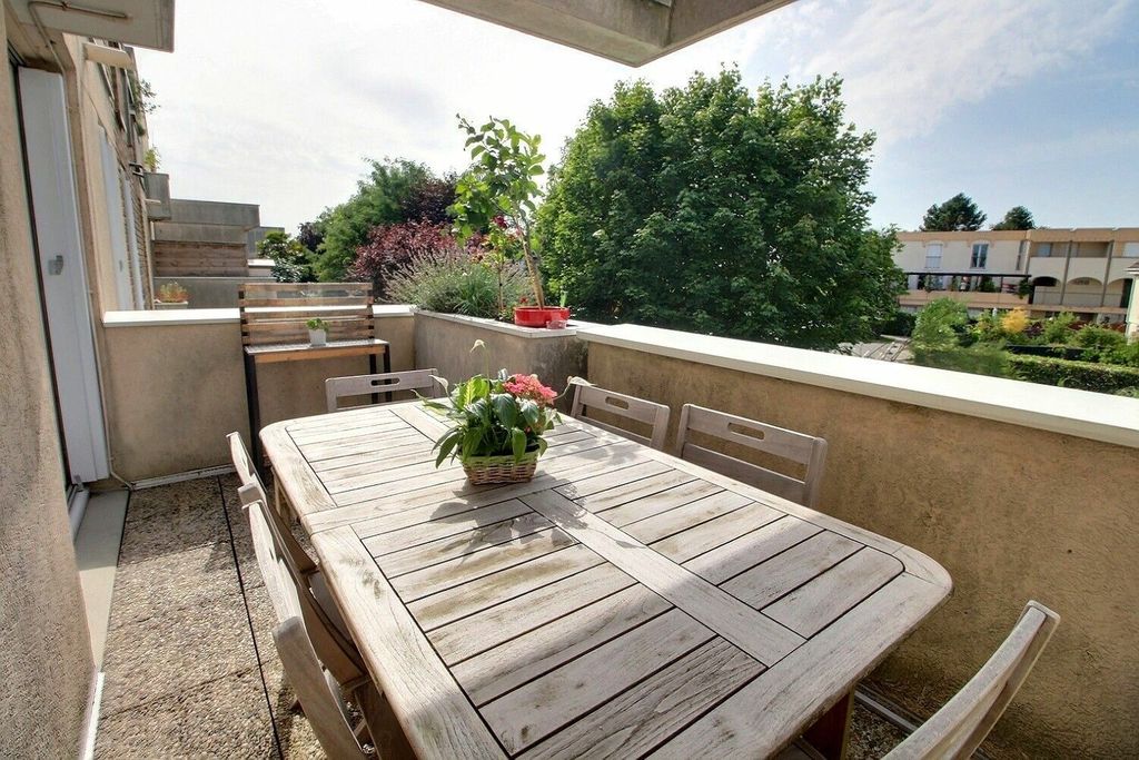 Achat appartement à vendre 3 pièces 92 m² - Montigny-le-Bretonneux