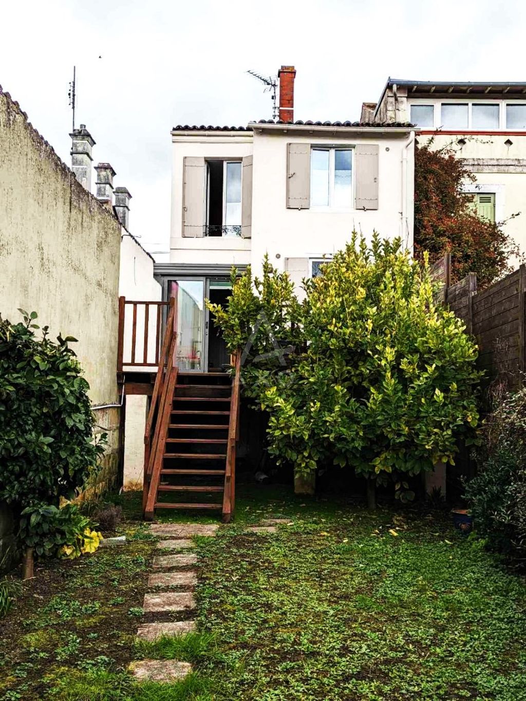 Achat maison à vendre 3 chambres 115 m² - Saintes