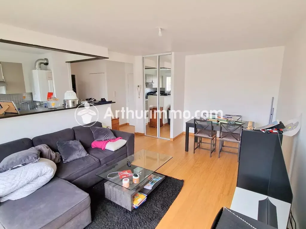 Achat appartement à vendre 2 pièces 44 m² - Savigny-le-Temple