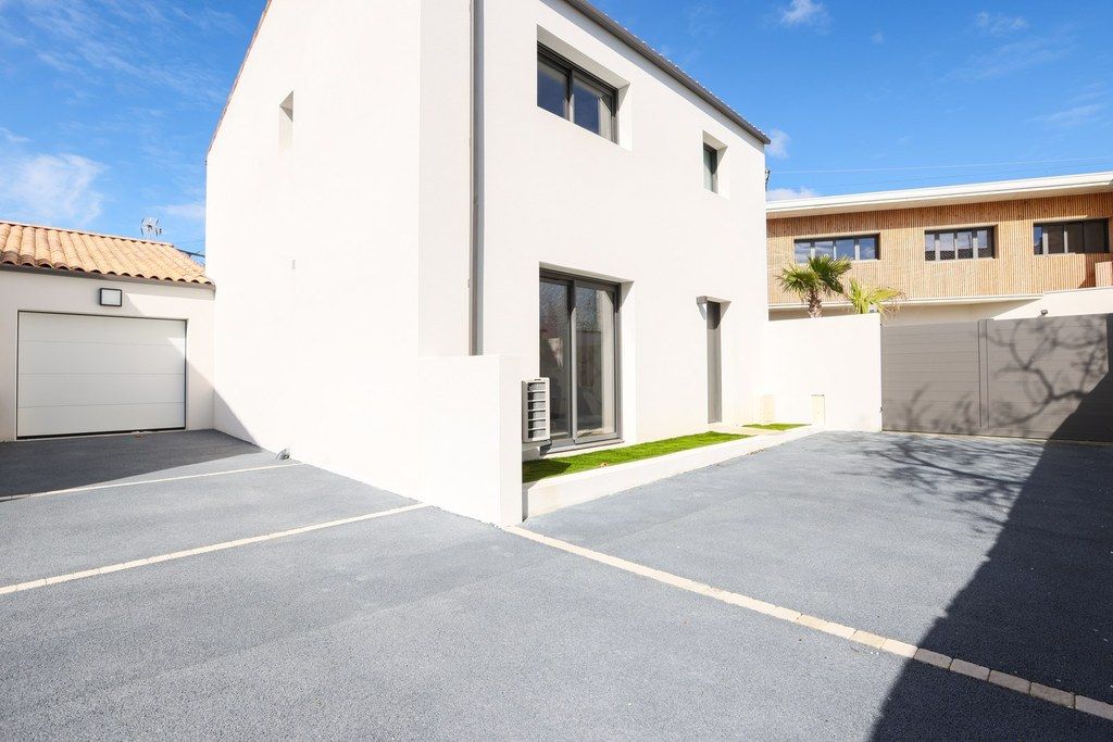 Achat maison à vendre 3 chambres 104 m² - La Rochelle