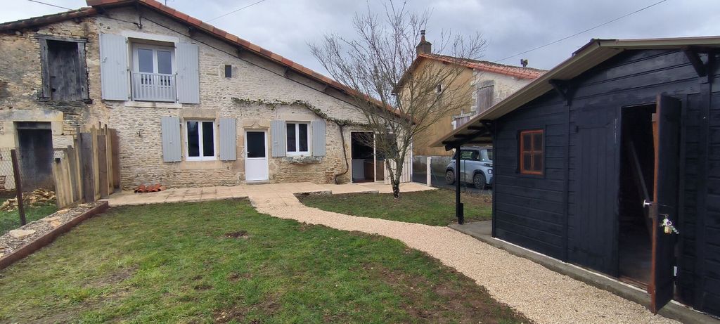 Achat maison à vendre 3 chambres 96 m² - Blanzay