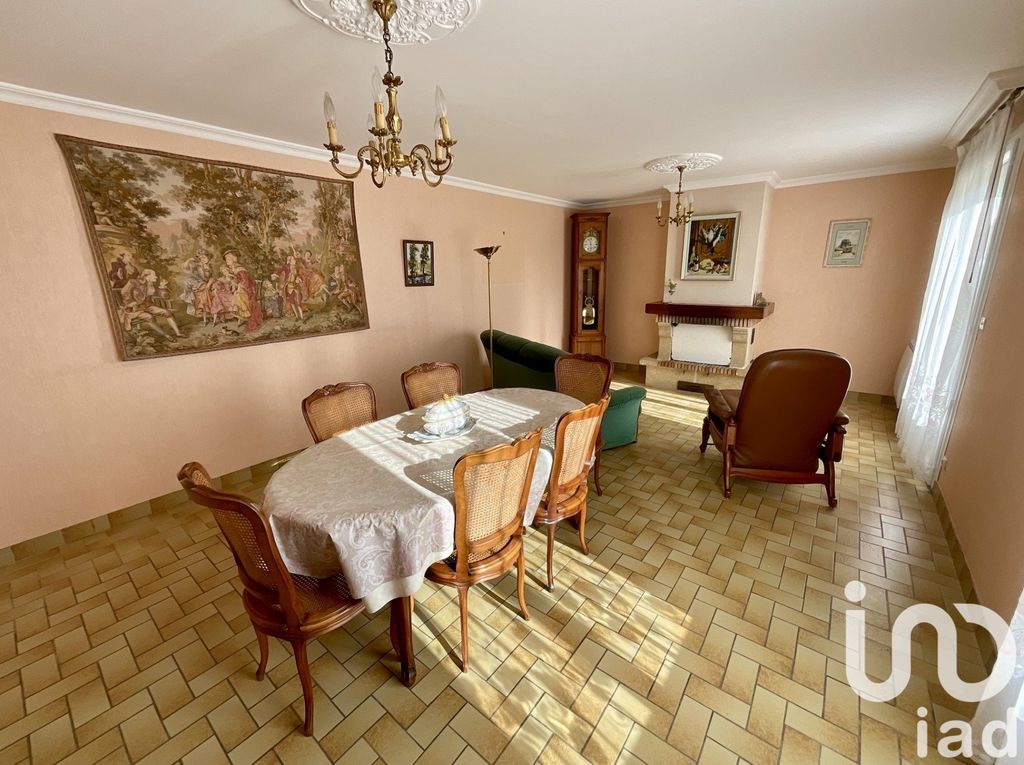 Achat maison à vendre 3 chambres 88 m² - Château-Gontier