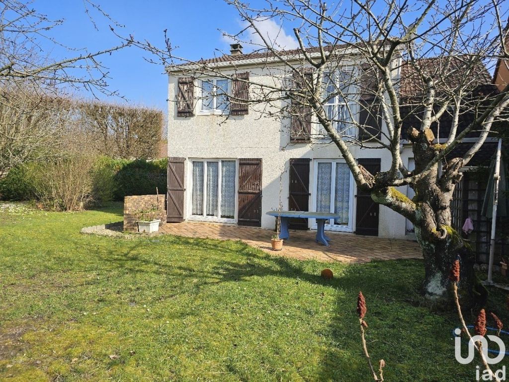 Achat maison à vendre 3 chambres 110 m² - Savigny-le-Temple