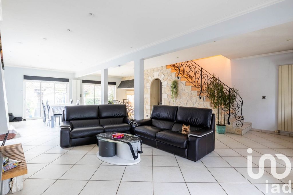 Achat maison à vendre 4 chambres 205 m² - Sucy-en-Brie