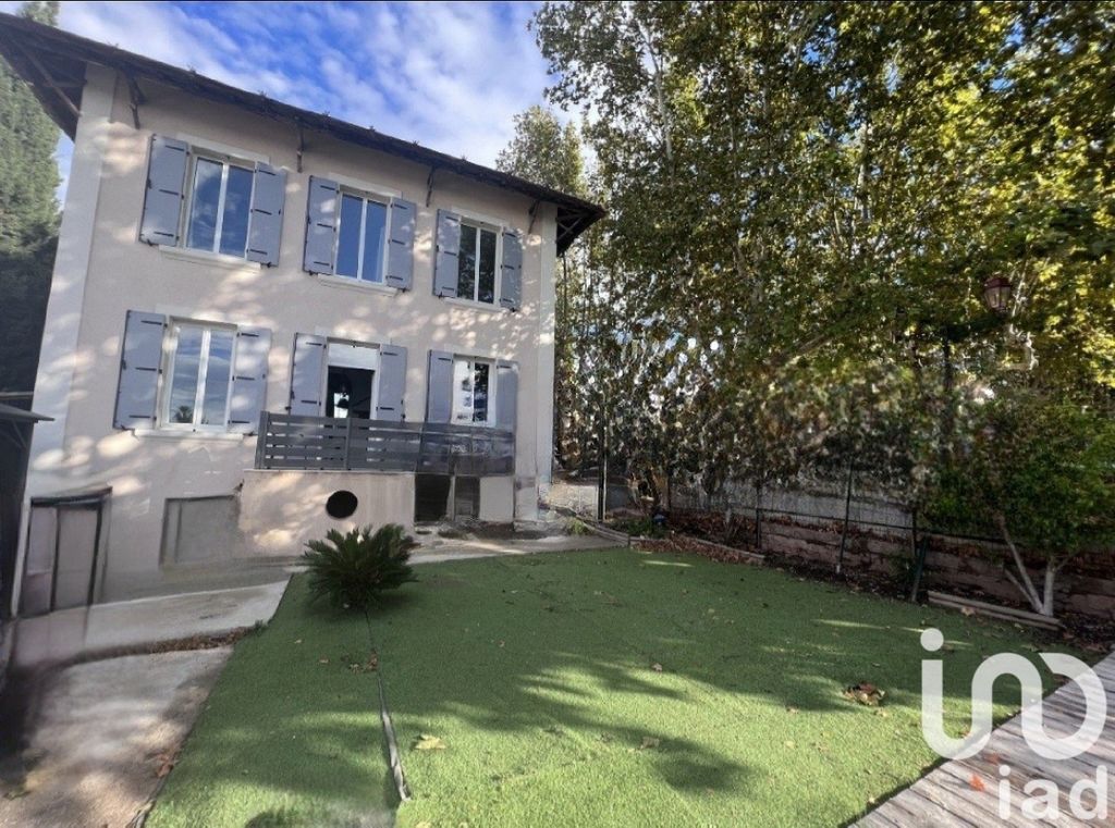Achat maison à vendre 3 chambres 131 m² - Puget-sur-Argens