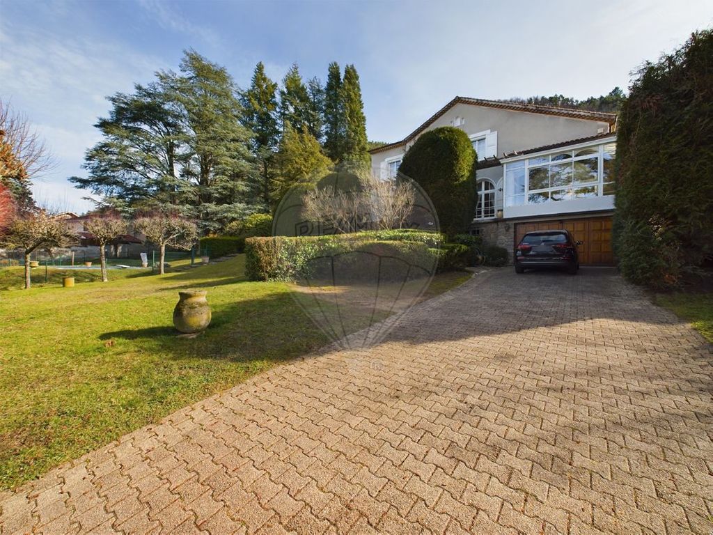 Achat maison à vendre 6 chambres 253 m² - Aurec-sur-Loire