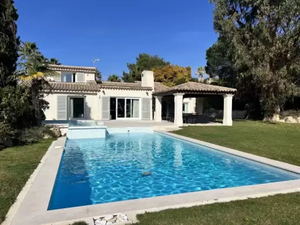 Achat maison à vendre 6 chambres 225 m² - Saint-Tropez