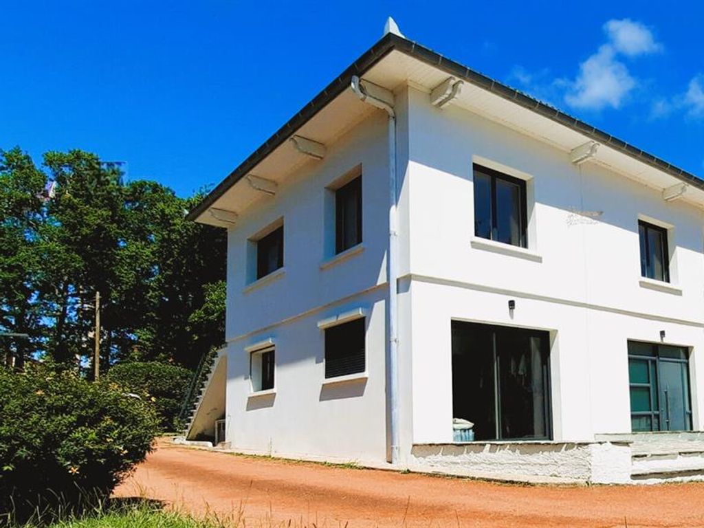 Achat maison à vendre 5 chambres 220 m² - Breuillet