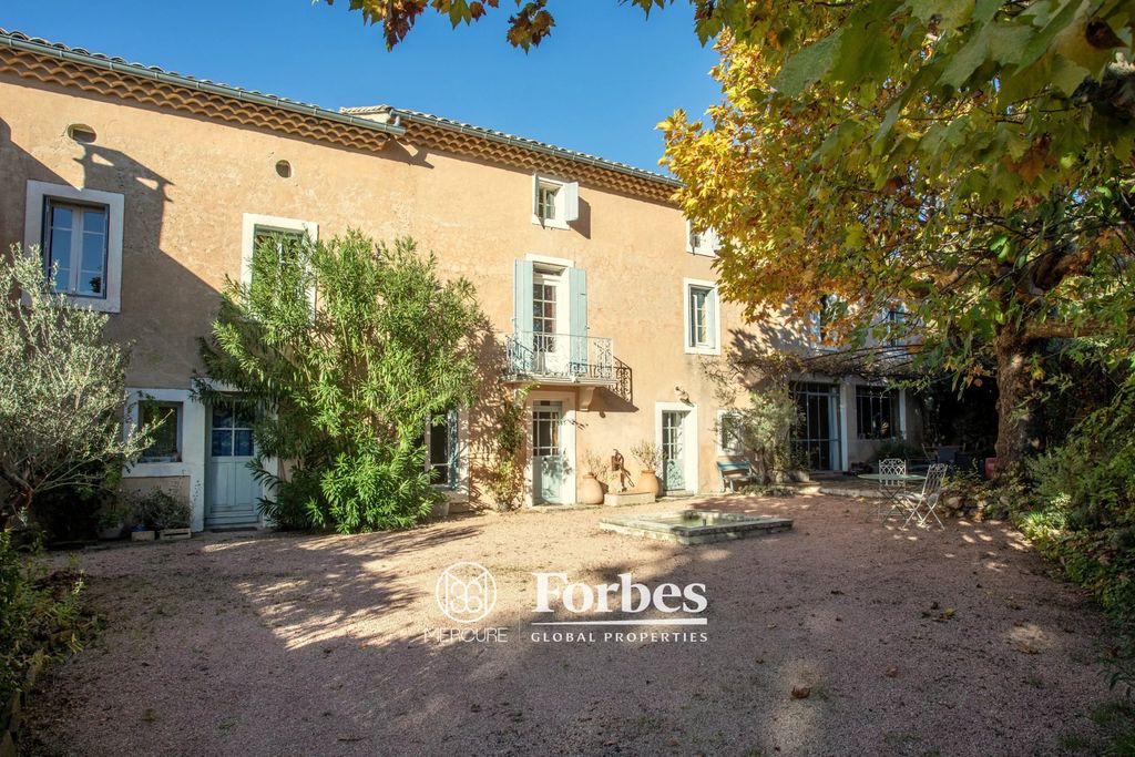 Achat maison à vendre 4 chambres 241 m² - Grignan