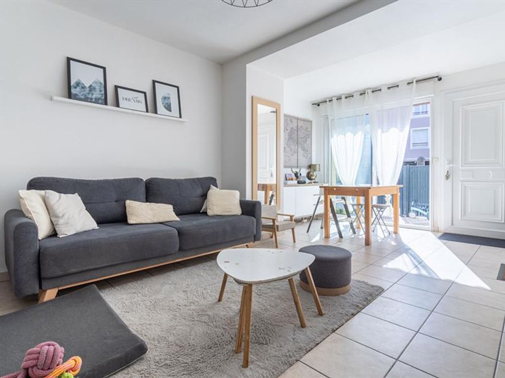 Achat appartement à vendre 3 pièces 51 m² - La Roche-sur-Foron