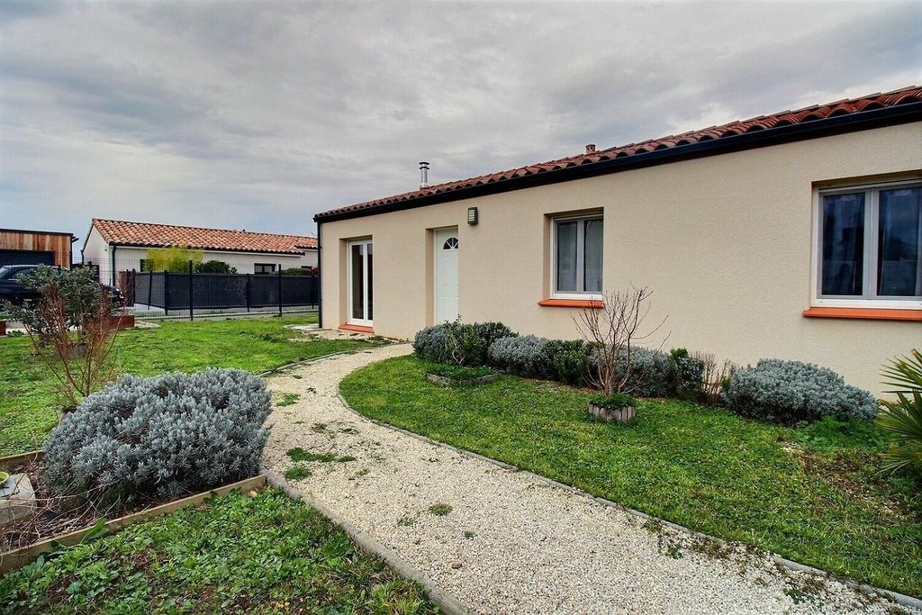 Achat maison à vendre 3 chambres 87 m² - Saint-Agnan