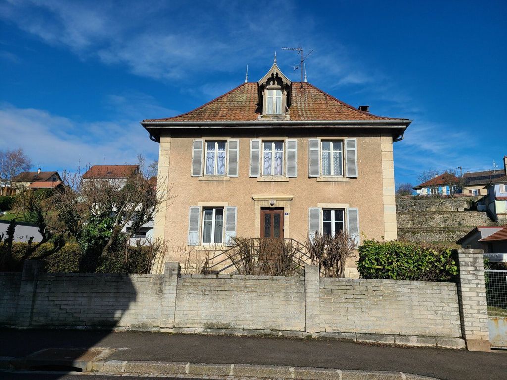 Achat maison à vendre 4 chambres 145 m² - Delle