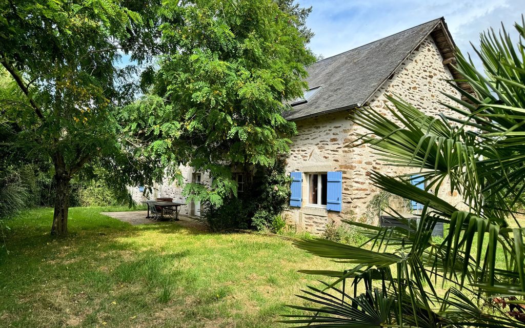 Achat maison à vendre 3 chambres 145 m² - Saint-Saturnin