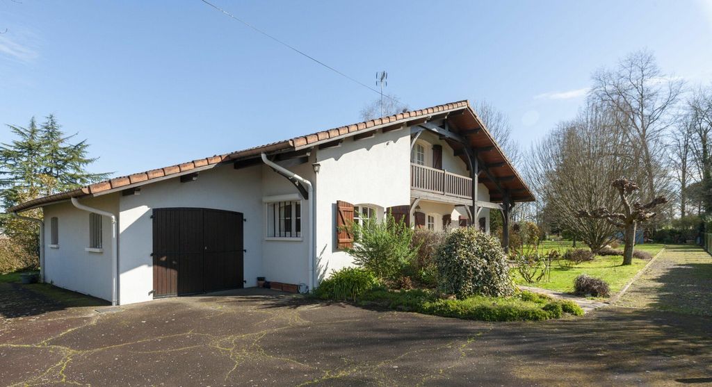 Achat maison à vendre 3 chambres 140 m² - Saint-Sever