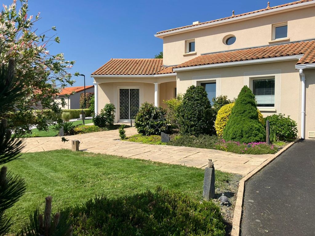 Achat maison à vendre 3 chambres 157 m² - Saint-Léger-sous-Cholet