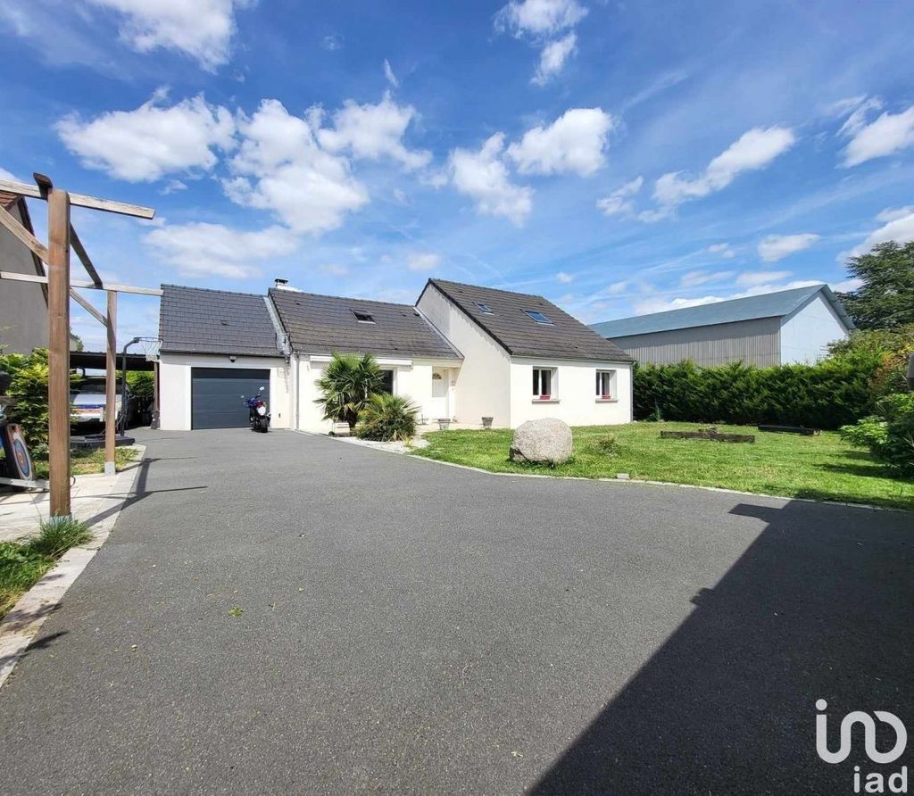 Achat maison à vendre 4 chambres 150 m² - Charmont-en-Beauce