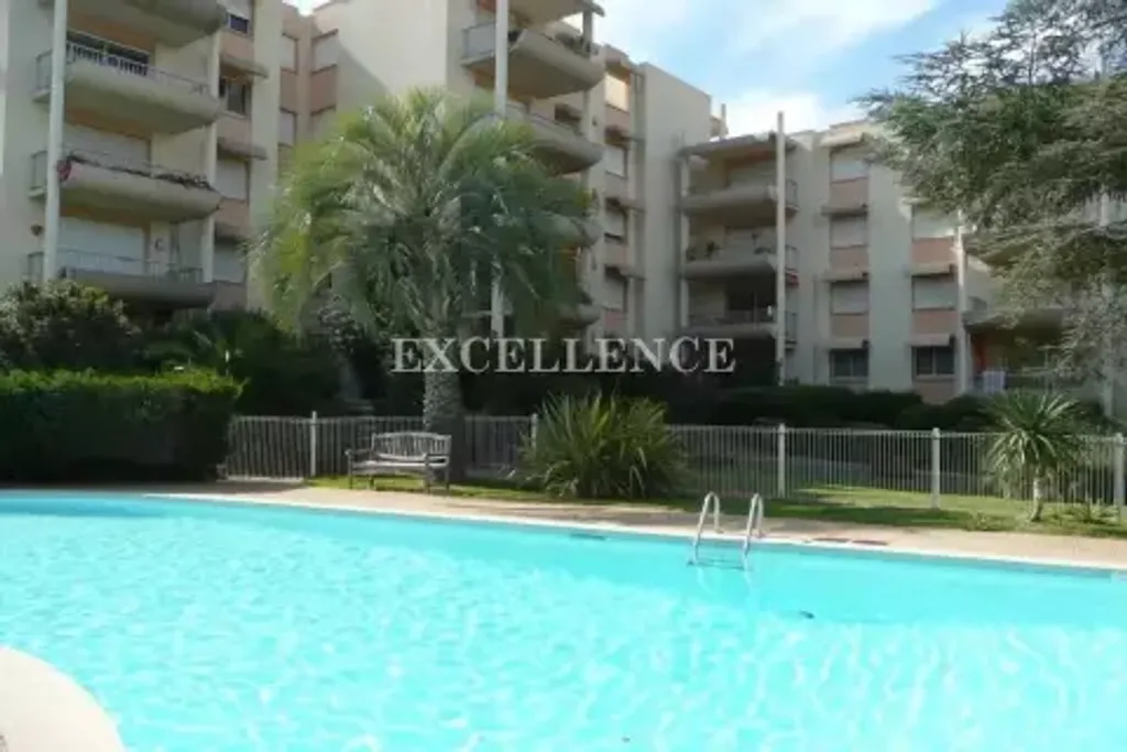 Achat appartement à vendre 2 pièces 44 m² - Sainte-Maxime