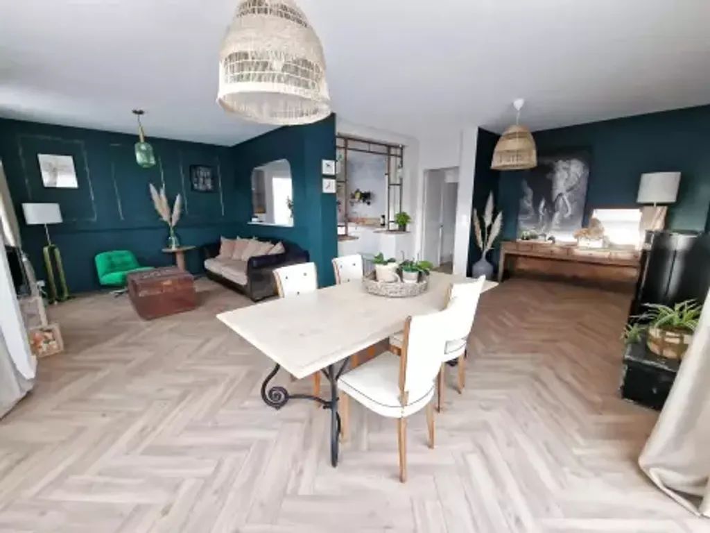 Achat maison à vendre 4 chambres 125 m² - Beauvoir-sur-Mer