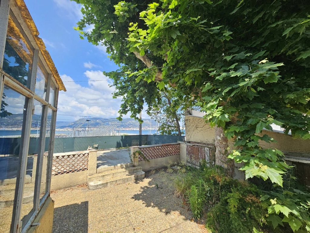 Achat maison à vendre 2 chambres 81 m² - La Seyne-sur-Mer