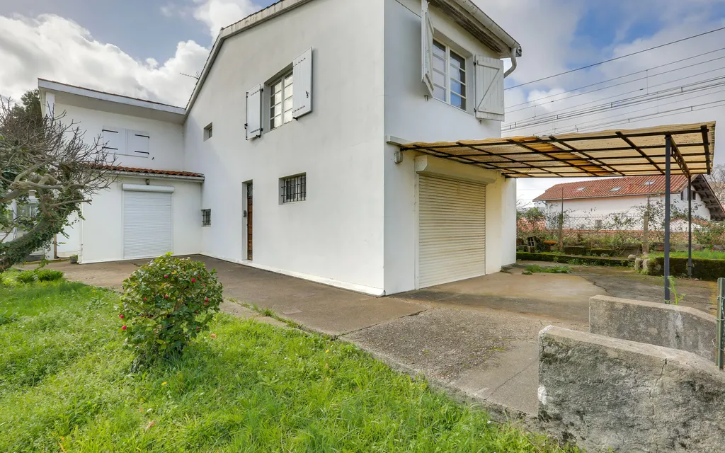 Achat maison à vendre 5 chambres 116 m² - Hendaye