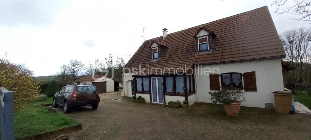 Achat maison à vendre 5 chambres 140 m² - Villeneuve-sur-Yonne