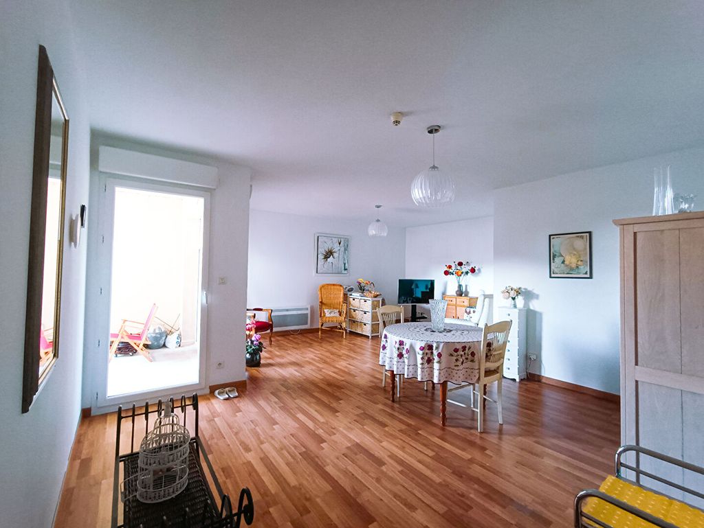 Achat appartement à vendre 4 pièces 75 m² - Châteaubernard