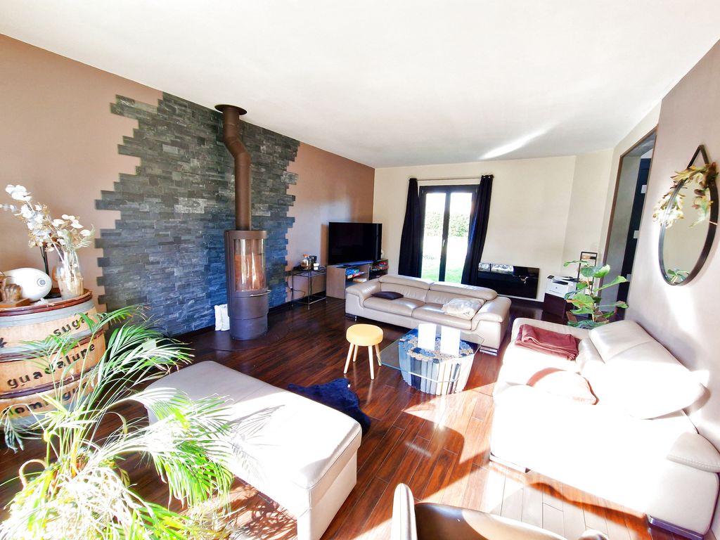 Achat maison à vendre 5 chambres 151 m² - La Queue-en-Brie