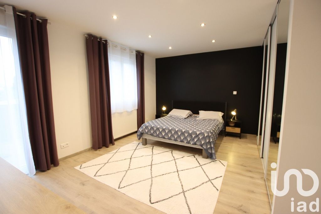 Achat maison à vendre 4 chambres 160 m² - Boussy-Saint-Antoine