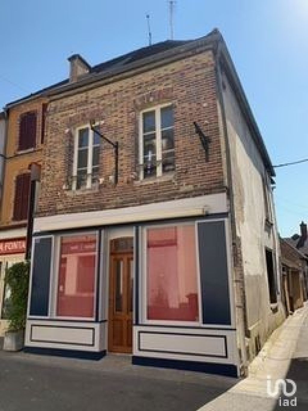 Achat appartement à vendre 4 pièces 60 m² - Saint-Julien-du-Sault