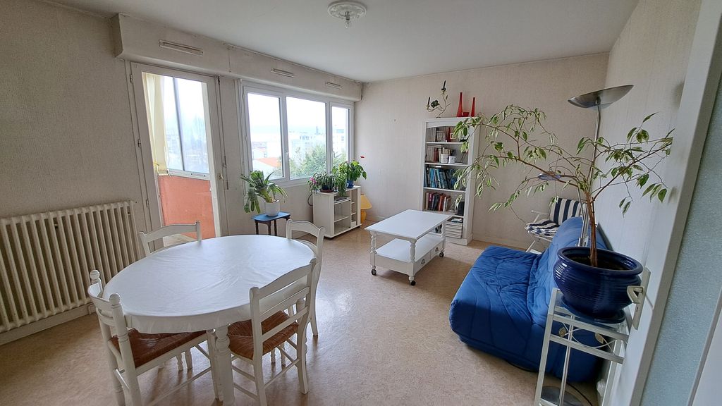 Achat appartement à vendre 3 pièces 69 m² - Royan