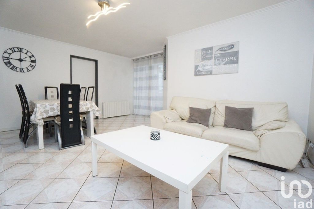 Achat appartement à vendre 4 pièces 75 m² - Roissy-en-Brie